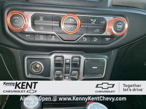 Used 2018 Jeep Wrangler Unlimited Sport S image 30