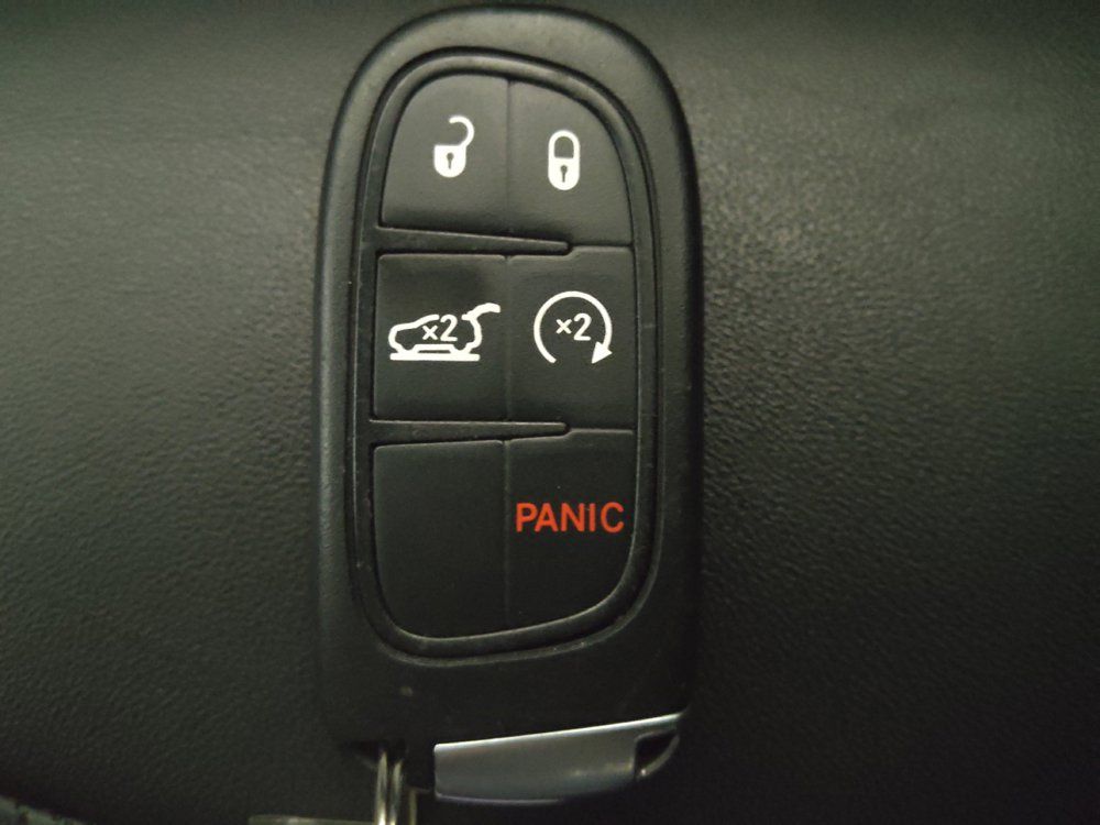 Used 2019 Jeep Cherokee Limited AWD/4WD image 32