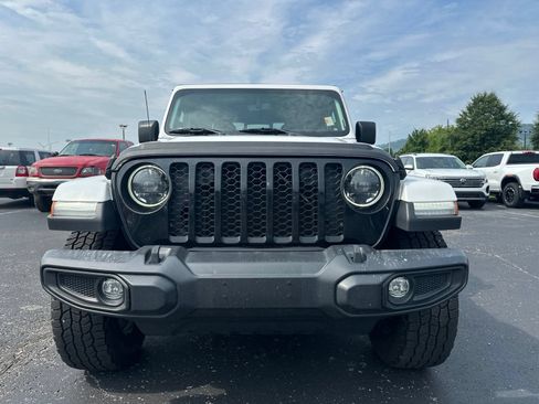 Used 2023 Jeep Gladiator Overland w/ LED Lighting Group AWD/4WD image 2