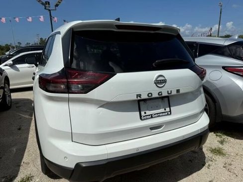 Used 2024 Nissan Rogue S FWD image 4