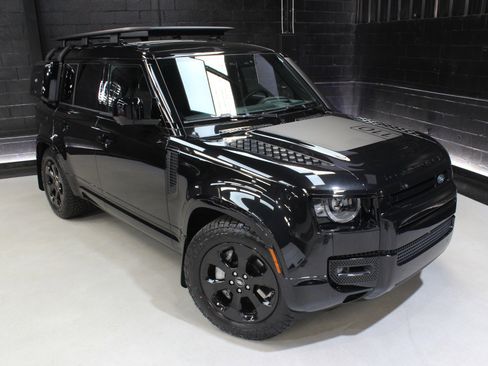 Used 2024 Land Rover Defender 110 X-Dynamic SE image 13