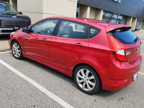 Used 2014 Hyundai Accent SE FWD image 5
