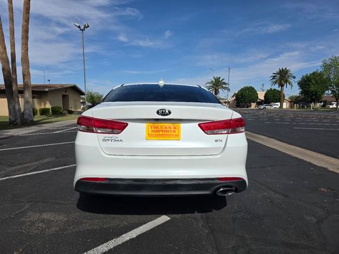 Used 2016 Kia Optima EX image 10