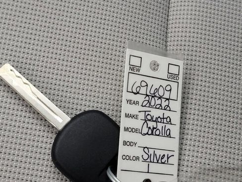 Used 2022 Toyota Corolla LE image 28