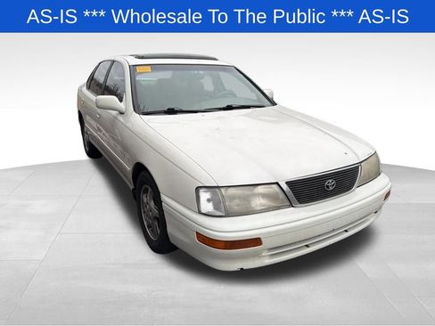 Used 1997 Toyota Avalon XLS image 1