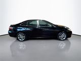 Used 2016 Toyota Camry SE image 5