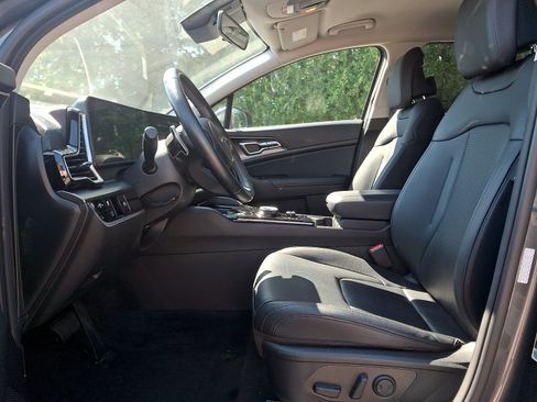 Used 2023 Kia Sportage EX AWD/4WD image 14
