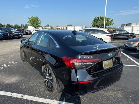Used 2024 Honda Civic EX image 9
