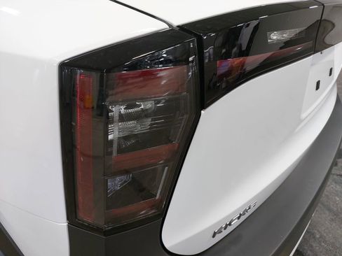 New 2026 Nissan Kicks S image 33