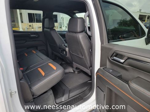 Used 2024 GMC Sierra 1500 AT4 w/ Technology Package image 10