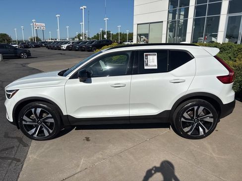 Certified 2024 Volvo XC40 B5 Plus w/ Climate Package AWD/4WD image 9