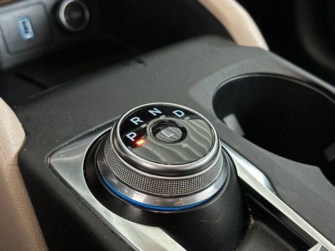 Used 2020 Ford Escape SE image 20