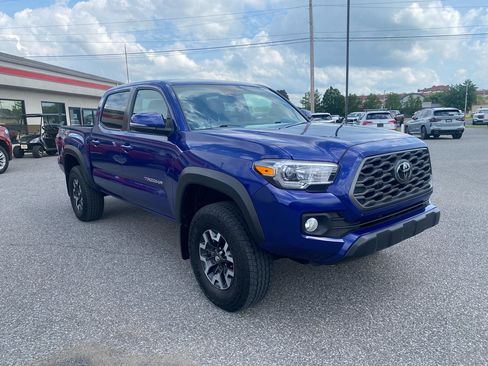 Used 2022 Toyota Tacoma TRD Off-Road image 3
