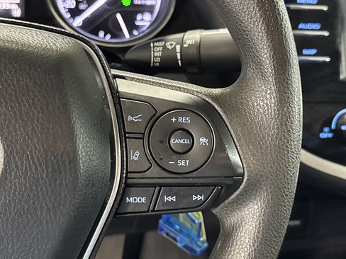 Used 2020 Toyota Camry LE FWD image 23