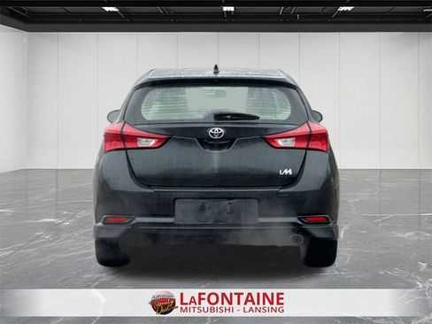 Used 2018 Toyota Corolla iM image 4