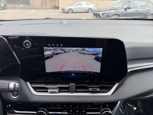 Used 2025 Chevrolet Equinox LT image 23