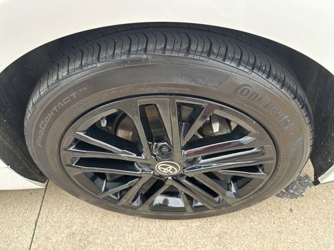 Used 2025 Toyota Camry SE w/ Multimedia Upgrade Package image 21