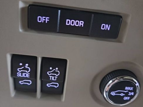 Used 2015 GMC Yukon SLT w/ Open Road Package AWD/4WD image 51
