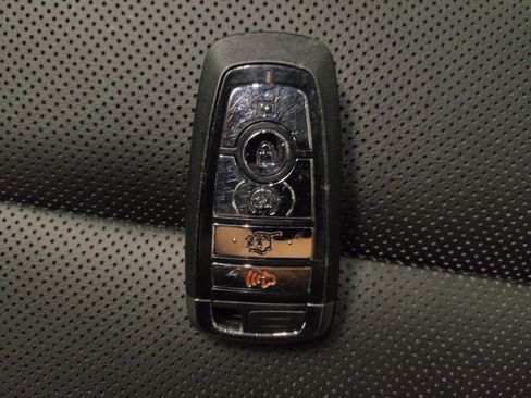 Used 2022 Lincoln Corsair w/ Equipment Group 101A image 32