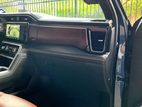 Used 2023 GMC Sierra 1500 Denali Ultimate image 18