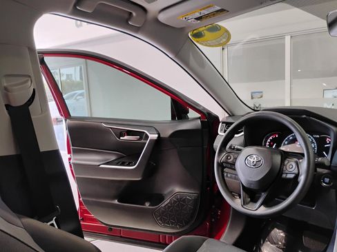 Used 2025 Toyota RAV4 XLE w/ Convenience Package image 64