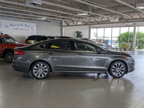 Used 2019 Ford Fusion SE AWD/4WD image 8