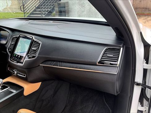 Certified 2024 Volvo XC90 B6 Ultimate AWD/4WD image 21