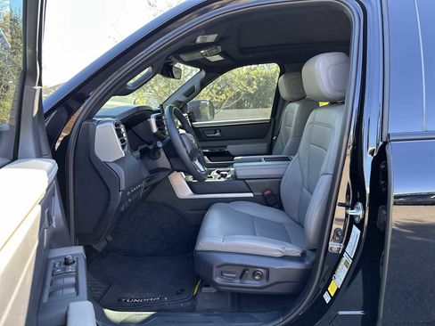 Used 2025 Toyota Tundra Limited image 2