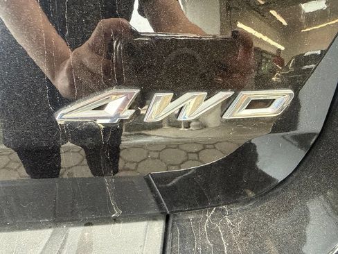 Used 2023 Ford Explorer XLT w/ Equipment Group 202A AWD/4WD image 10