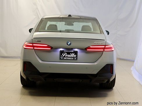 Used 2027 BMW 550e xDrive w/ Executive Package AWD/4WD image 7