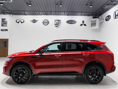 Used 2022 Kia Sorento SX image 3