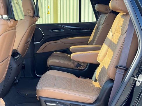 Used 2021 Cadillac Escalade Premium Luxury w/ Driver Assist Tech Package AWD/4WD image 10