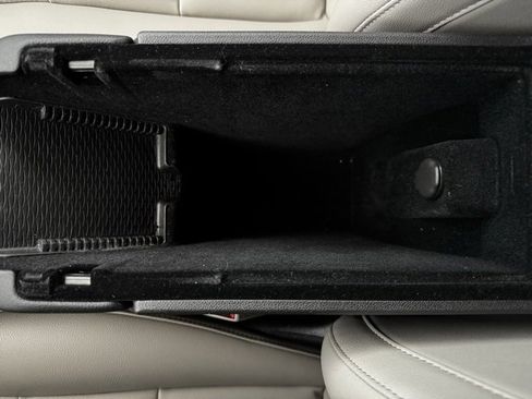 Used 2020 Cadillac XT4 Luxury w/ Cold Weather Package image 26