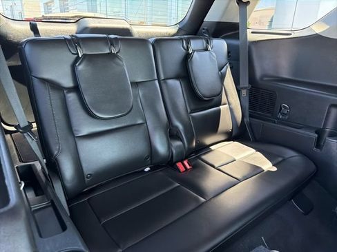 Used 2024 Ford Explorer XLT w/ Equipment Group 202A AWD/4WD image 35