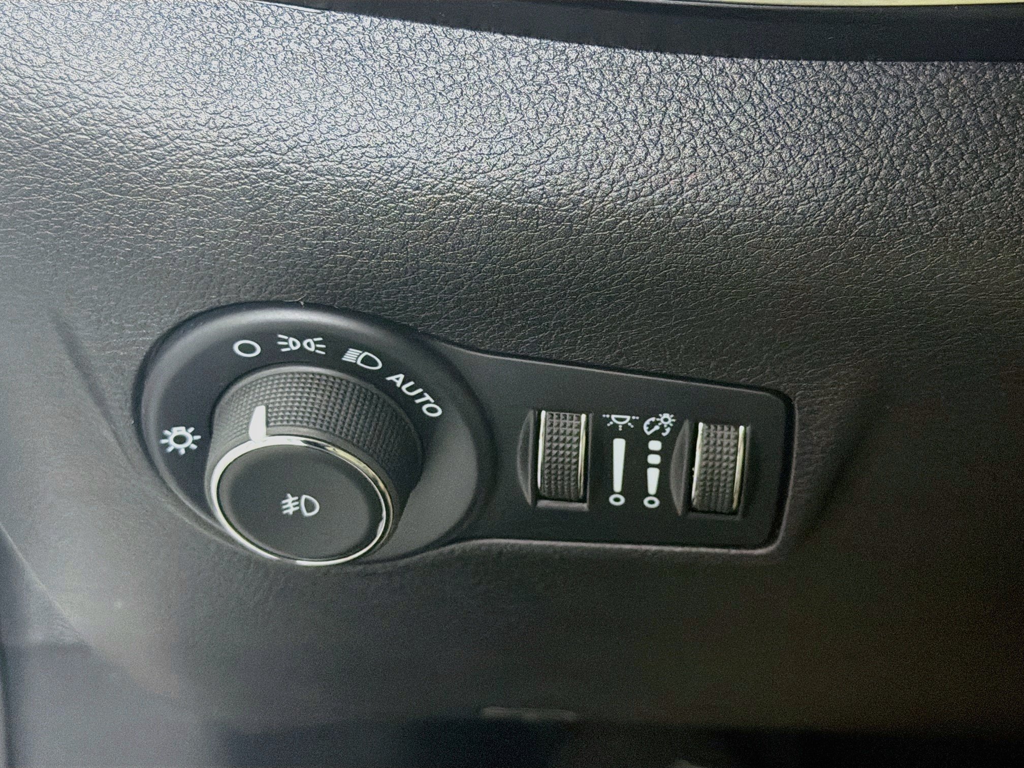 Used 2024 Jeep Compass Limited AWD/4WD image 16