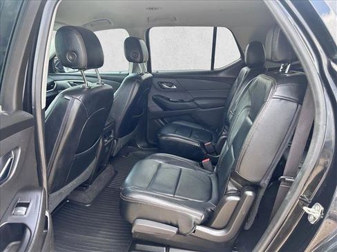 Used 2019 Chevrolet Traverse LT FWD image 17