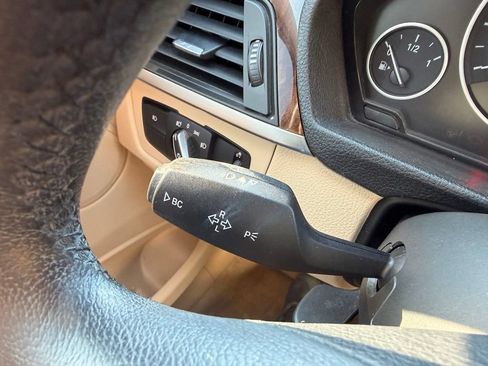 Used 2013 BMW 328i xDrive Sedan AWD/4WD image 18
