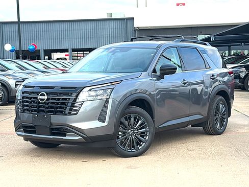 New 2026 Nissan Pathfinder SL w/ SL Premium Package image 2