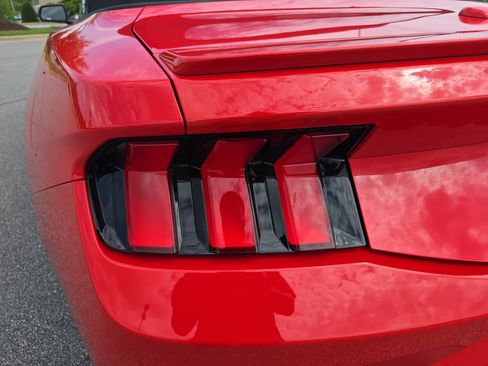 Used 2025 Ford Mustang GT Premium RWD image 31