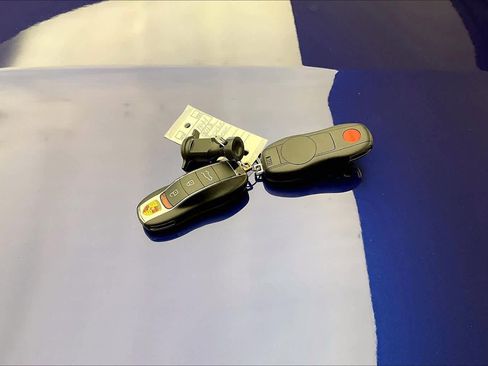 Used 2022 Porsche Macan w/ Premium Package Plus image 15