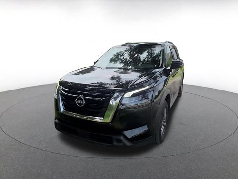 Used 2025 Nissan Pathfinder SV AWD/4WD image 7