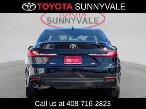 Used 2025 Toyota Camry SE FWD image 8