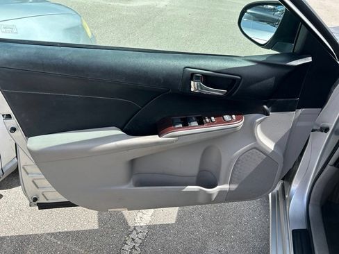 Used 2014 Toyota Camry XLE w/ Leather Package FWD image 17