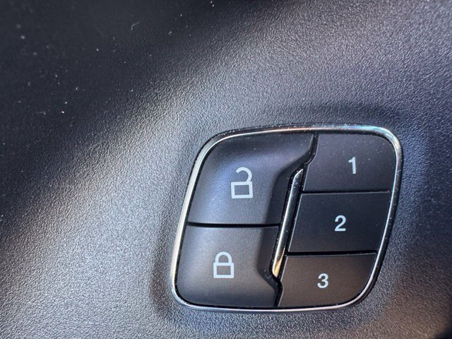 Used 2020 Ford Expedition Max XLT w/ Equipment Group 202A RWD image 8