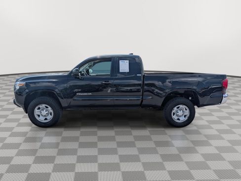 Used 2022 Toyota Tacoma SR5 RWD image 2