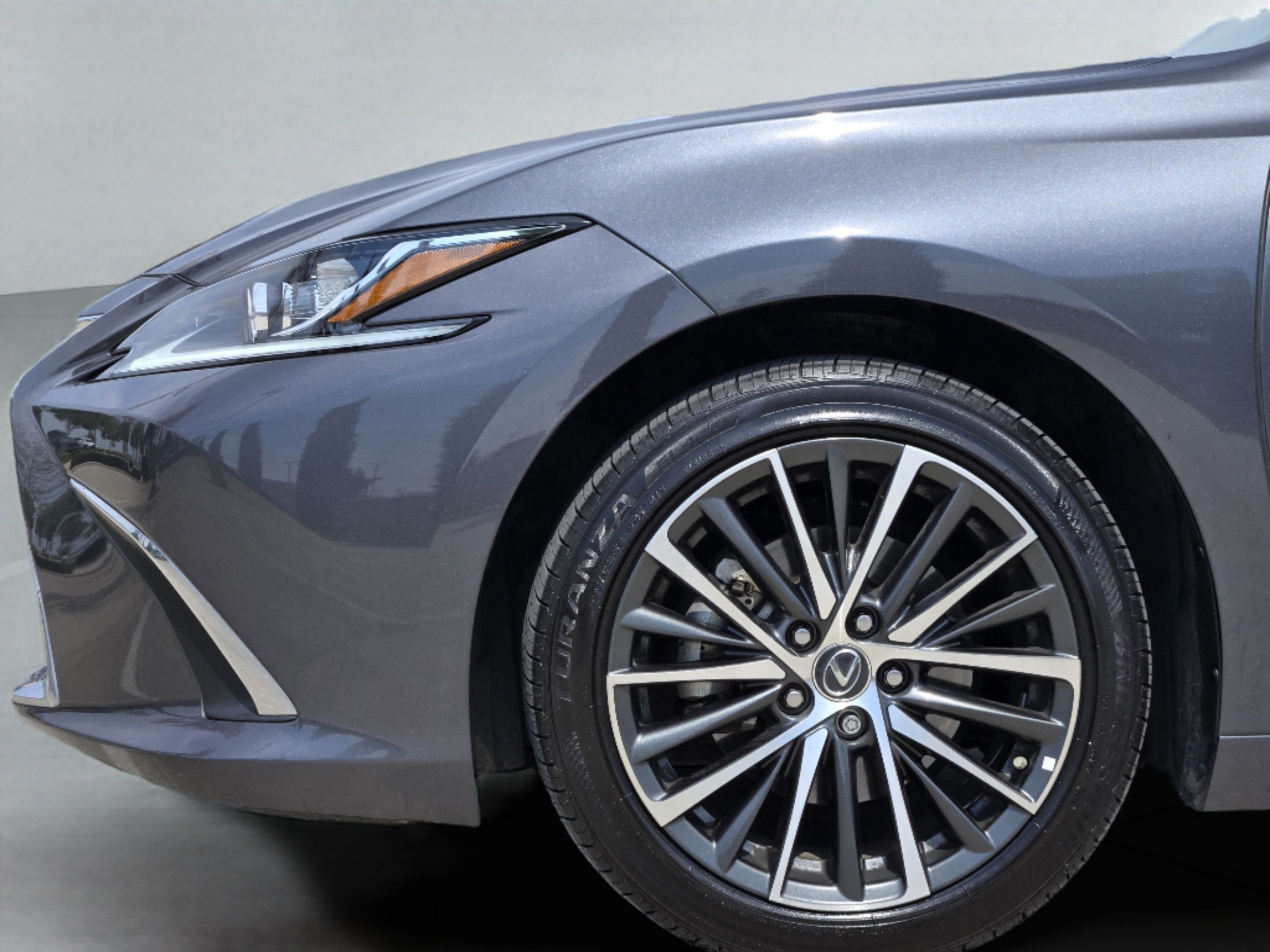 Used 2025 Lexus ES 350 w/ Premium Package FWD image 38
