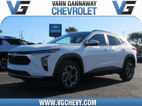 New 2026 Chevrolet Trax LT w/ LT Convenience Package image 1