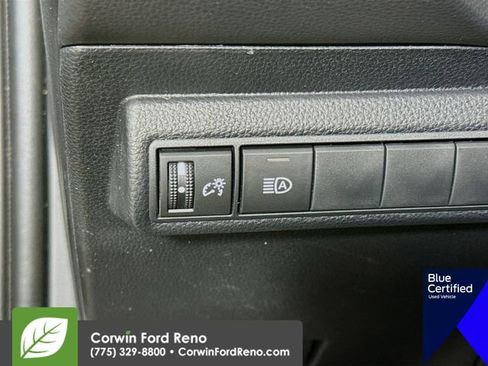 Used 2025 Toyota Corolla SE image 13