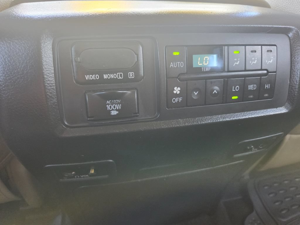 Used 2016 Toyota Sequoia Platinum RWD image 37