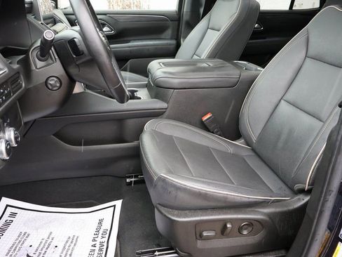 Used 2022 GMC Yukon SLT w/ SLT Premium Package image 43